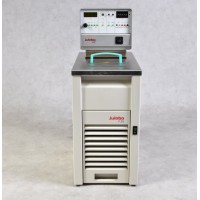 JULABO加熱循環器 FP89-HL系列溫度范圍為 -40 °C 至 +200 °C